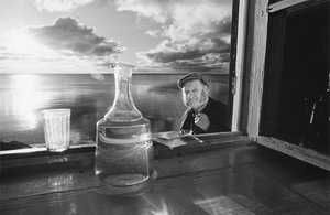 Jonas Kalvelis in the Window (Photographer Jonas Kalvelis)