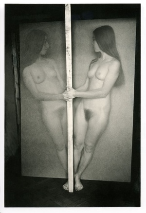 Nude, 9