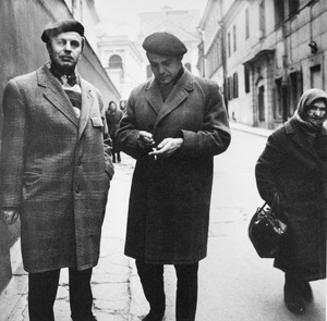 Poetas Justinas Marcinkevičius ir aktorius Laimonas Noreika. Vilnius