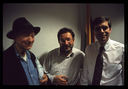 Jonas Mekas, Sigitas Geda, Rimantas Morkvėnas, LT konsulatas NYC, 2001, 16#011